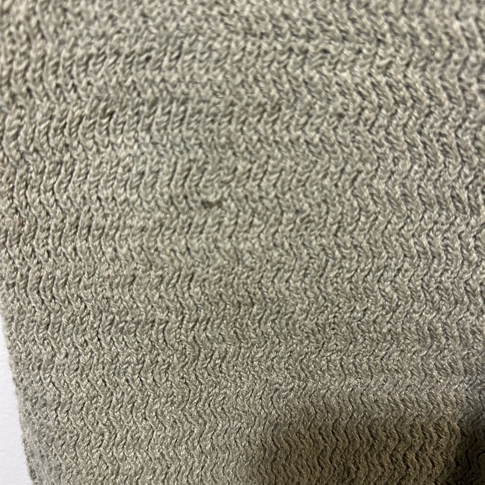 Abercrombie Olive Green Knit Women's Top Medium - Picture 4 of 6